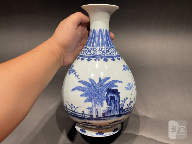 清乾隆 青花竹石芭蕉图玉壶春瓶 - 图4